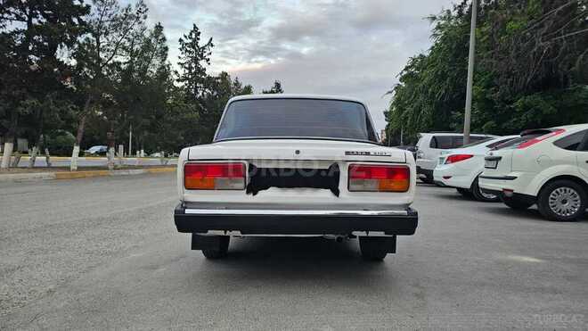 LADA (VAZ) 2107-2