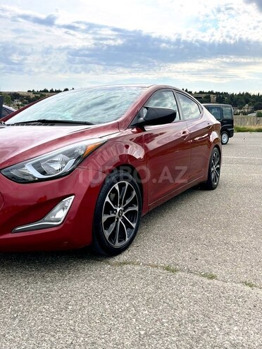 Hyundai Elantra-2