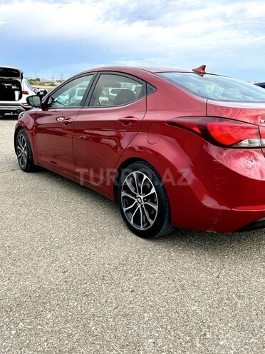 Hyundai Elantra-3