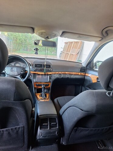Mercedes E 200-3