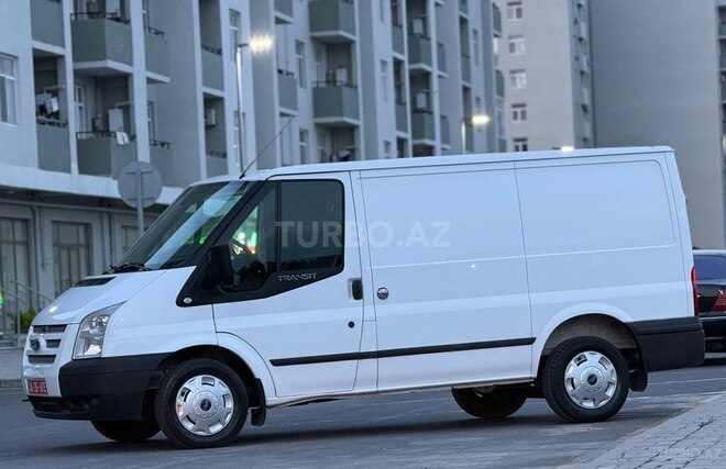 Ford Transit-8