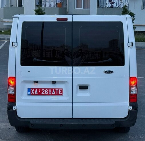 Ford Transit-6