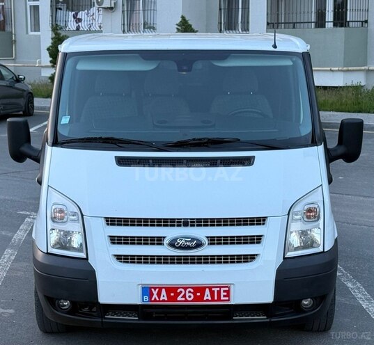 Ford Transit-17