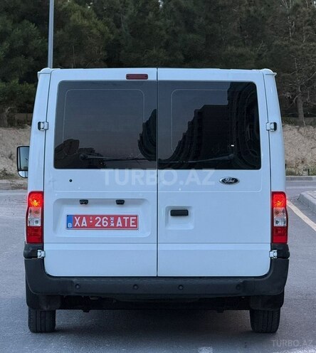 Ford Transit-9