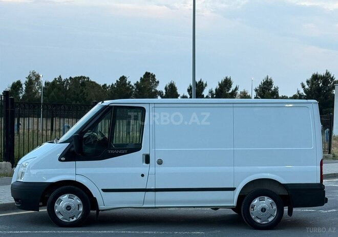 Ford Transit-12