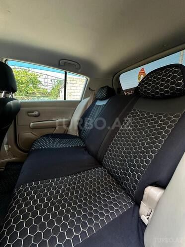 Nissan Tiida-11