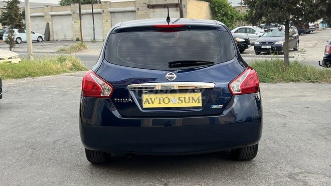 Nissan Tiida-11
