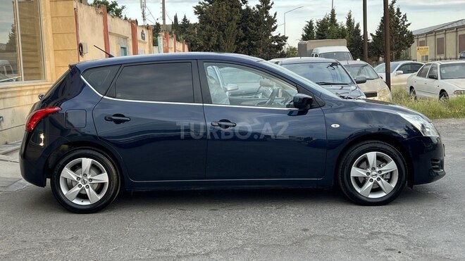 Nissan Tiida-7