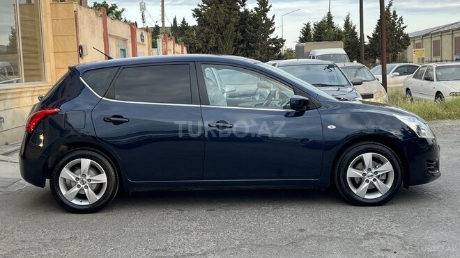 Nissan Tiida-6
