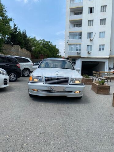 Mercedes C 230-11