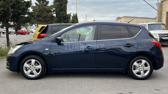 Nissan Tiida-2