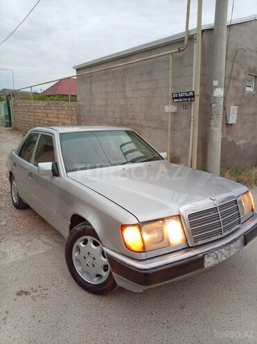Mercedes 250 D-2