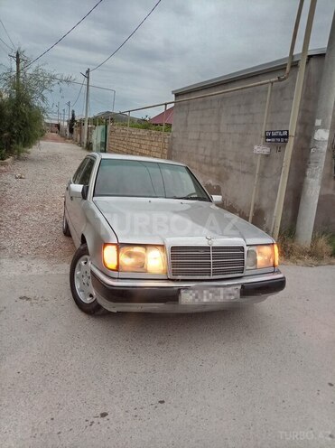 Mercedes 250 D-6