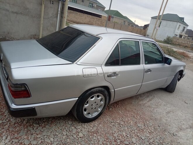 Mercedes 250 D-8
