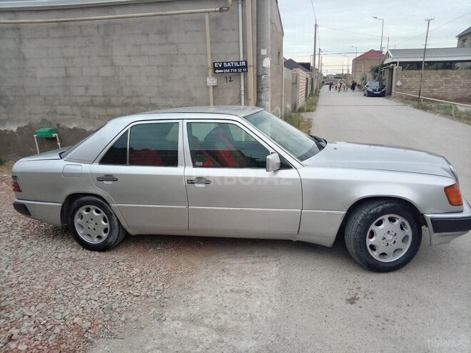 Mercedes 250 D-10