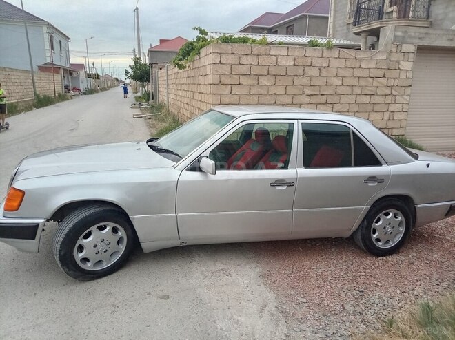 Mercedes 250 D-9