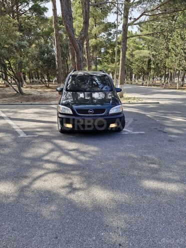 Opel Zafira-1