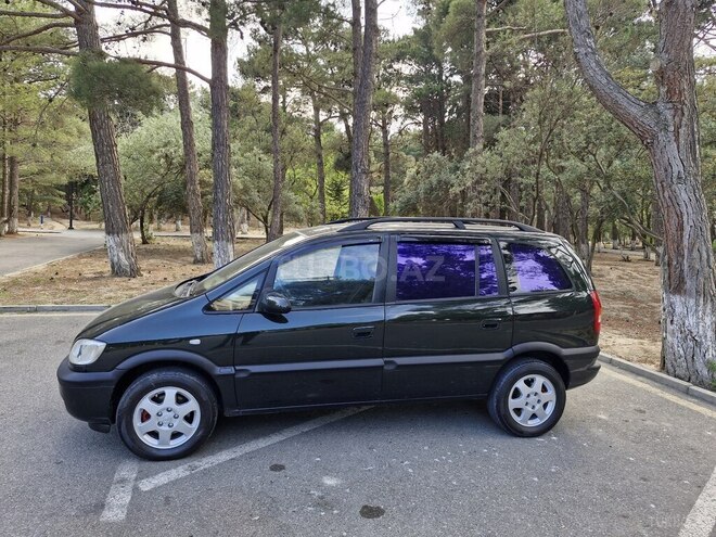 Opel Zafira-9