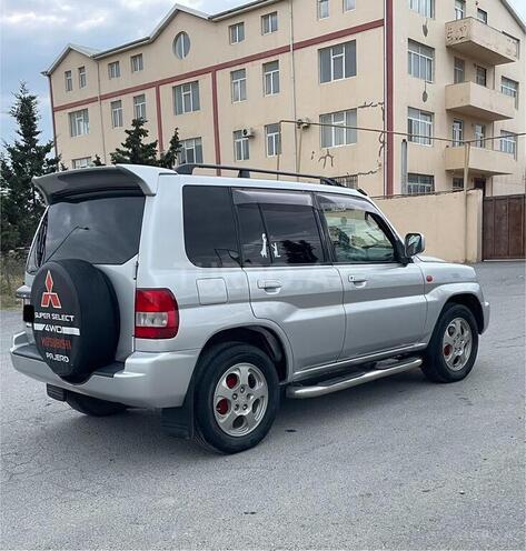 Mitsubishi Pajero io-9