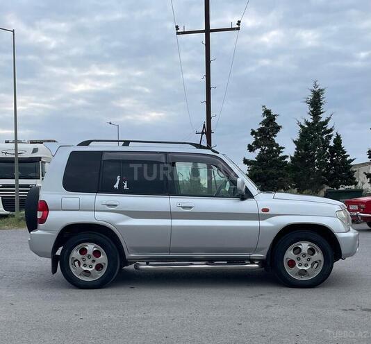 Mitsubishi Pajero io-6