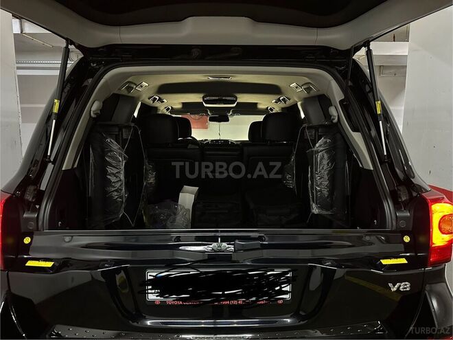 Toyota Land Cruiser-8
