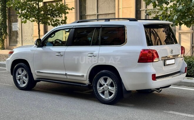Toyota Land Cruiser-6