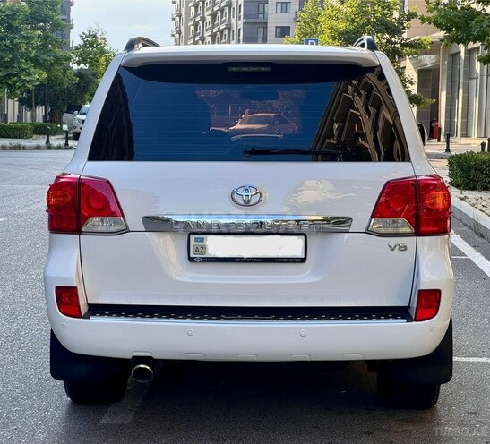 Toyota Land Cruiser-8