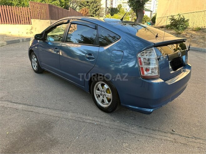 Toyota Prius-2