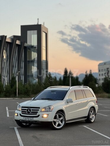 Mercedes GL 550 4MATIC-1