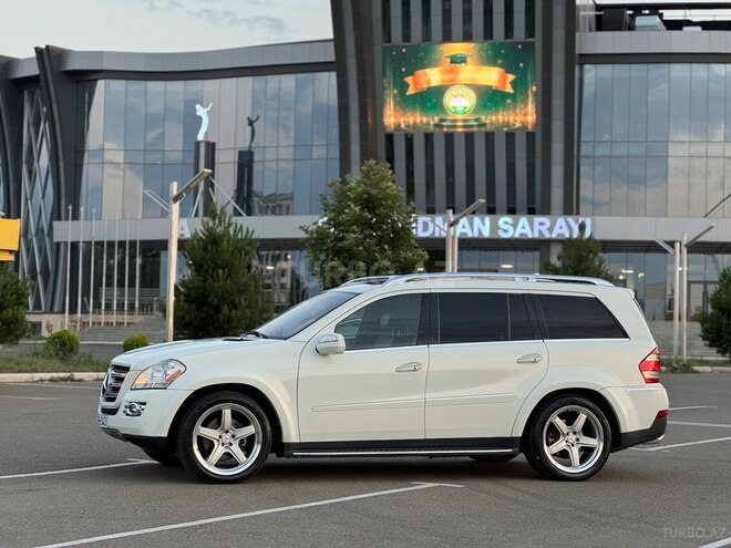 Mercedes GL 550 4MATIC-3