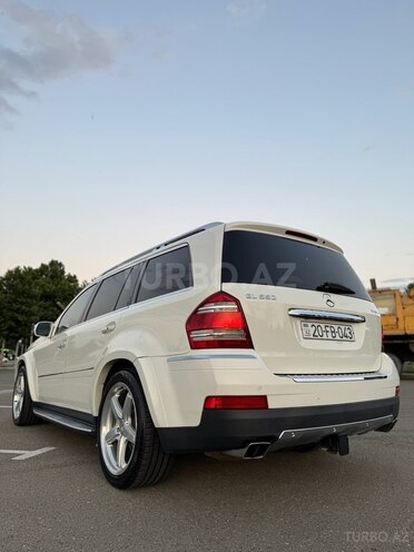Mercedes GL 550 4MATIC-7