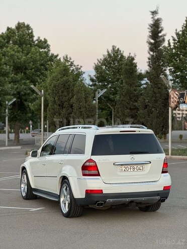 Mercedes GL 550 4MATIC-6