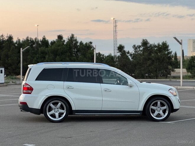 Mercedes GL 550 4MATIC-4
