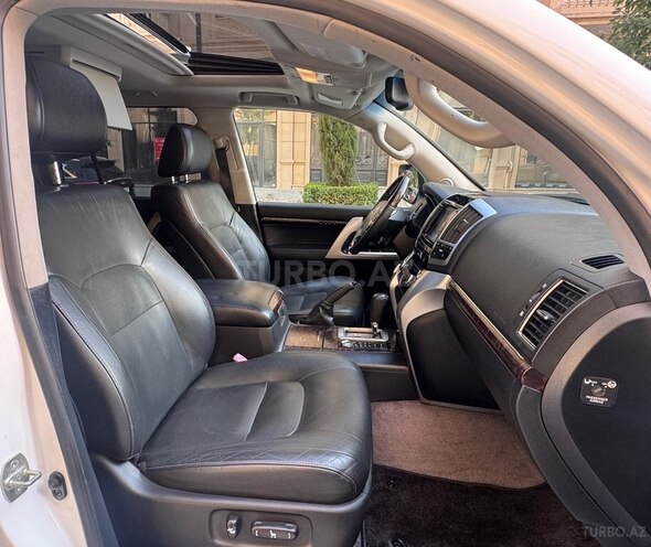 Toyota Land Cruiser-14