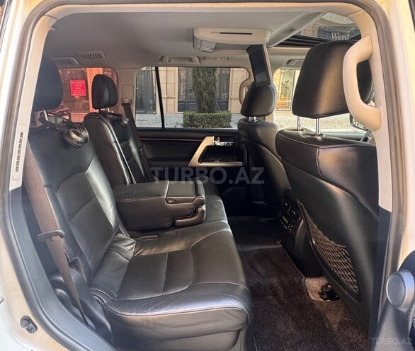 Toyota Land Cruiser-15