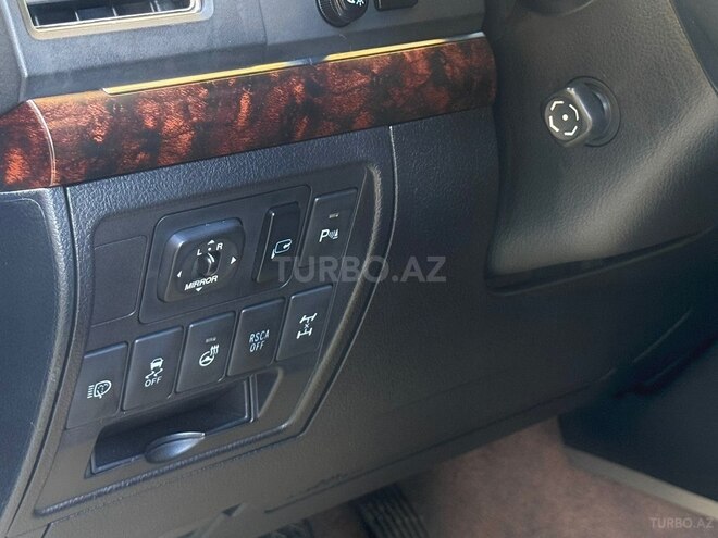 Toyota Land Cruiser-17