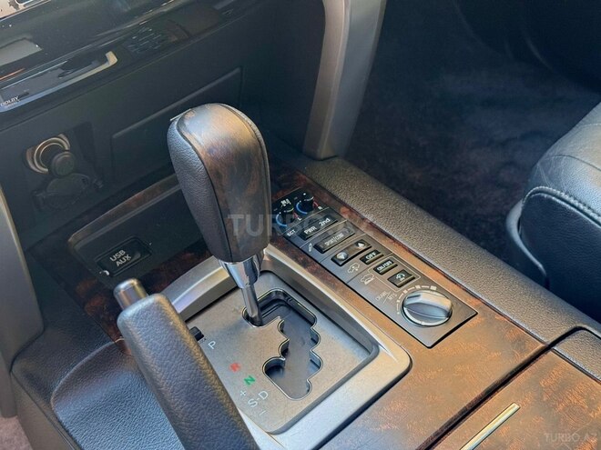 Toyota Land Cruiser-19