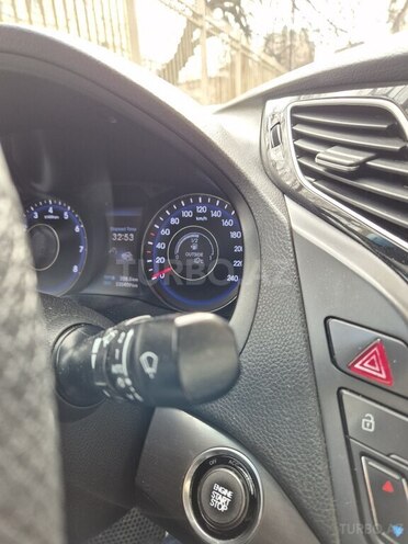 Hyundai i40-11
