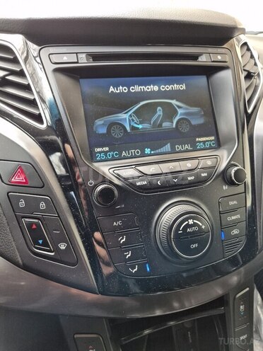 Hyundai i40-12