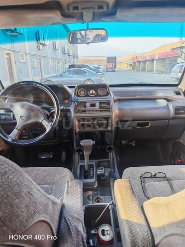 Mitsubishi Pajero-5