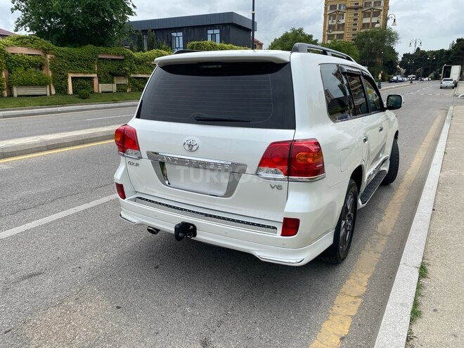 Toyota Land Cruiser-6