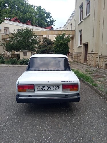 LADA (VAZ) 2107-2