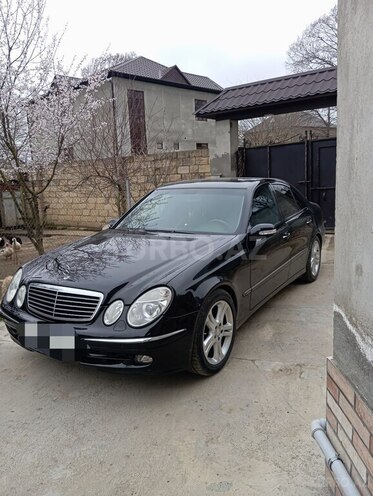 Mercedes E 240-4