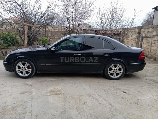 Mercedes E 240-5
