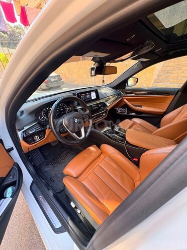 BMW 530-11