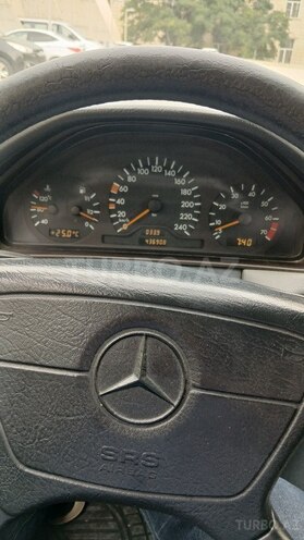 Mercedes E 200-2