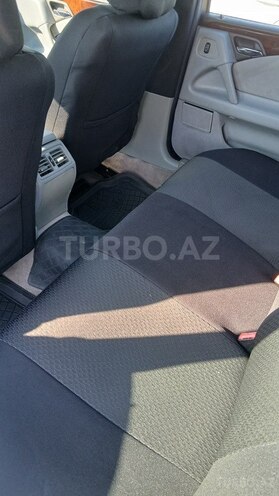 Mercedes E 200-4