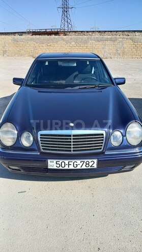 Mercedes E 200-1
