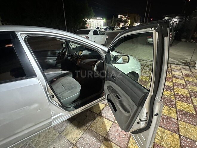 Toyota Prius-11