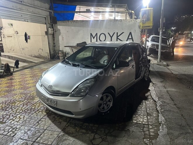 Toyota Prius-4